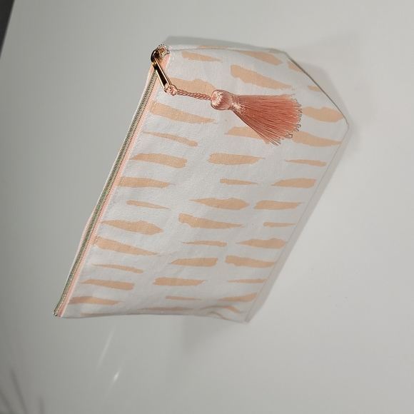 Makeup Bag / Toiletries Pouch - Picture 3 of 10